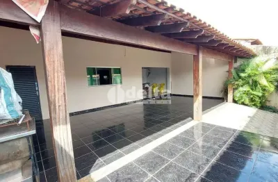 Casa disponível para  venda no bairro granada em uberlândia-mg