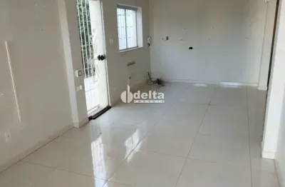Casa comercial disponível para locação e venda no bairro tabajaras em uberlândia-mg