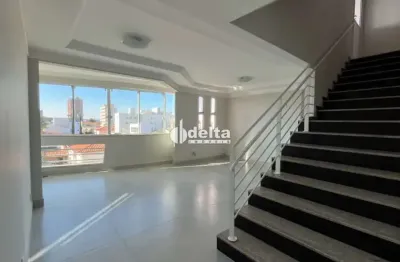 Cobertura disponível para venda no bairro santa mônica em uberlândia-mg
