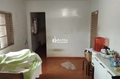 Casa residencial disponível para venda no bairro tubalina em uberlândia-mg.