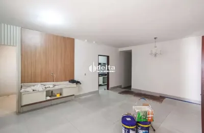 Casa residencial disponível para locação no bairro cidade jardim em uberlândia-mg.