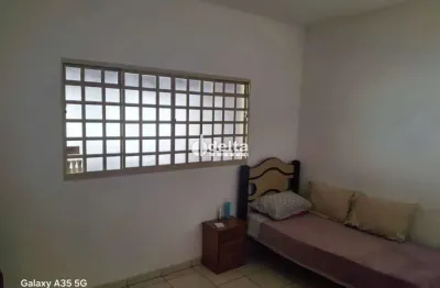 Casa com 3 quartos à venda em São Jorge, Uberlândia 