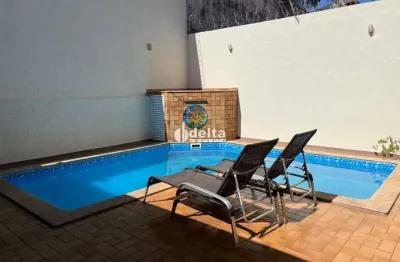 Casa residencial disponível para venda no bairro morada da colina em uberlândia-mg.