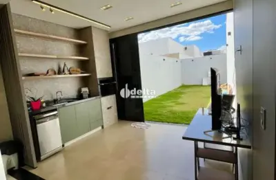 Casa residencial em condomínio disponível para locação no bairro grand ville em uberlândia-mg.