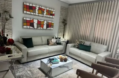 Casa residencial disponível para locação no bairro santa mônica em uberlândia-mg.