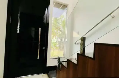 Casa em condomínio disponível para venda no bairro gávea sul em uberlândia-mg.