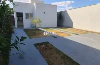 Casa residencial com 2 quartos disponível para venda no bairro laranjeiras em uberlândia-mg.