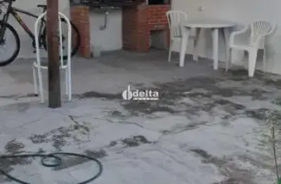 Casa disponível para venda no bairro residencial gramado em uberlândia-mg