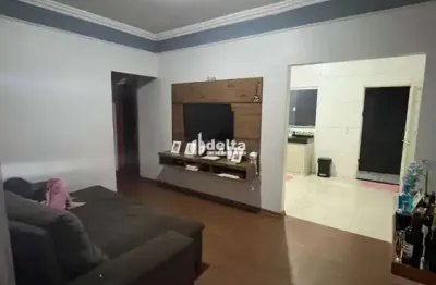 Casa residencial com 2 quartos disponível para venda no bairro jardim europa em uberlândia-mg.
