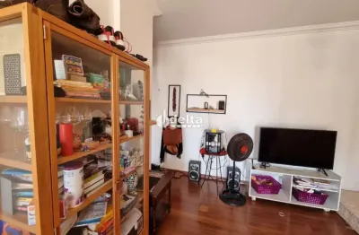 Apartamento disponível para venda no bairro martins em uberlândia-mg.