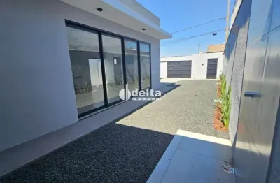 Casa residencial com 2 quartos disponível para locação no bairro santa mônica em uberlândia-mg.