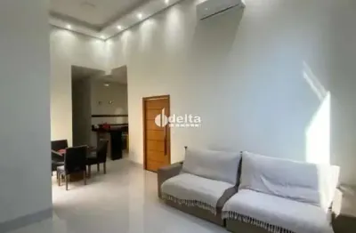 Casa residencial com 4 quartos disponível para venda no bairro jardim botânico em uberlândia-mg.