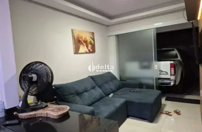 Casa residencial com 2 quartos disponível para venda no bairro pacaembu em uberlândia-mg.