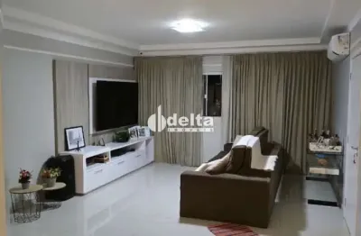 Casa residencial com 3 quartos disponível para venda no bairro jardim holanda em uberlândia-mg.