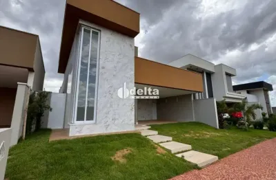 Casa térrea nova em condomínio fechado com 3 quartos sendo 1 suíte, ampla cozinha com churrasqueira e ofurô..