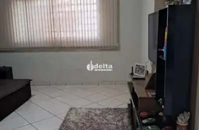 Casa residencial com 3 quartos sendo 2 suítes disponível para venda em uberlândia - mg.