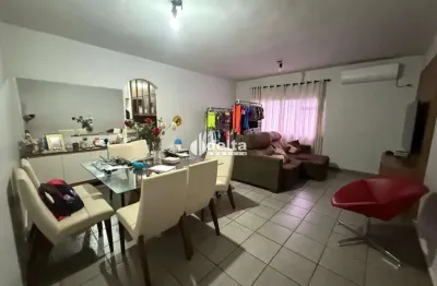 Apartamento com 3 quartos sendo 1 suíte disponível para venda no bairro tibery em uberlândia-mg