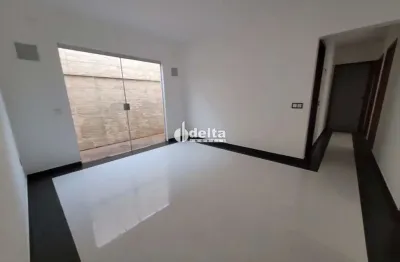 Casa residencial com 3 quartos sendo 1 suíte disponível para venda no bairro são jorge em uberlândia - mg.