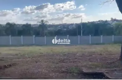 Terreno em condomínio disponível para venda no bairro morada da colina em uberlândia - mg.