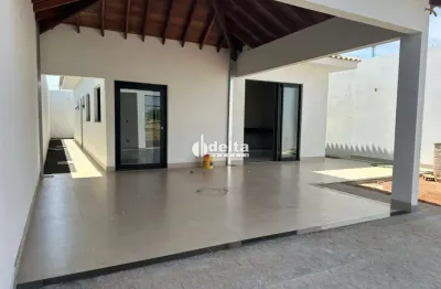 Casa residencial com 3 suítes disponível para venda no bairro verde umuarama em uberlândia - mg.