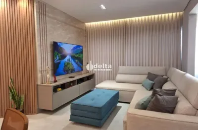 Cobertura com 3 quartos sendo 1 suíte disponível para venda no bairro jardim finotti em uberlândia - mg.