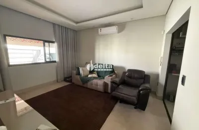 Casa residencial com 4 suítes disponível para venda no bairro city uberlândia em uberlândia - mg.