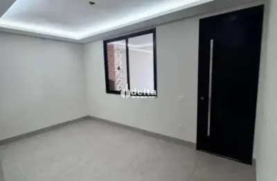 Casa residencial com 3 quartos sendo 1 suíte disponível para venda no bairro segismundo pereira em uberlândia - mg.