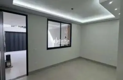 Casa residencial com 3 quartos sendo 1 suíte disponível para venda no bairro segismundo pereira em uberlândia - mg.