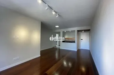 Apartamento com 3 quartos sendo 2 suítes disponível para venda no bairro centro em uberlândia-mg