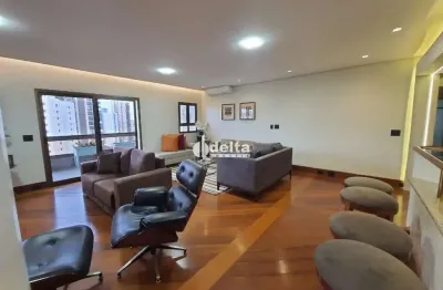 Apartamento com 5 quartos à venda no Fundinho, Uberlândia 