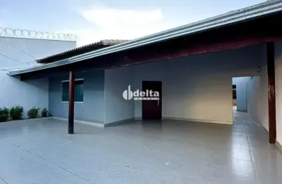 Casa residencial com 3 quartos sendo 1 suíte disponível para venda no bairro alto umuarama em uberlândia-mg