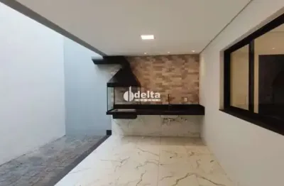 Casa residencial com 3 quartos sendo 1 suíte disponível para venda no bairro cidade jardim em uberlândia-mg