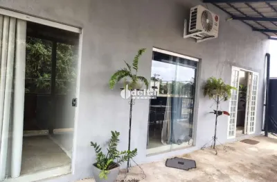 Casa residencial com 2 quartos e 1 suíte disponível para venda no bairro jardim das palmeiras em uberlândia-mg