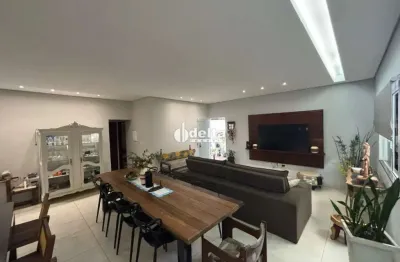 Casa residencial com 3 quartos sendo 1 suíte disponível para venda no bairro segismundo pereira em uberlândia-mg