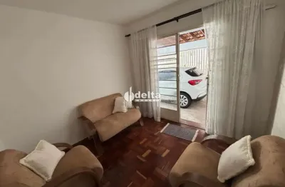 Casa residencial com 3 quartos disponível para venda no bairro cazeca em uberlândia-mg