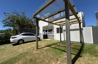 Casa em condomínio fechado com 3 quartos à venda em Laranjeiras, Uberlândia 