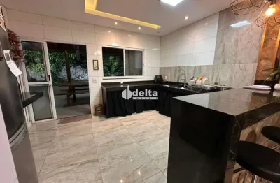 Casa residencial com 2 quartos sendo 1 suíte disponível para venda no bairro granada em uberlândia-mg