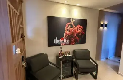 Apartamento com 3 quartos sendo 1 suíte disponível para venda no bairro tubalina em uberlândia - mg.