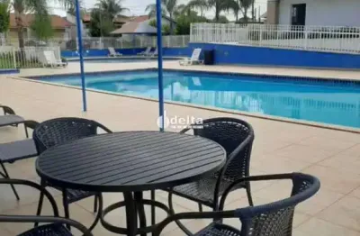 Casa em condomínio com 3 quartos sendo 1 suíte disponível no bairro terra nova em uberlândia - mg.