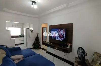 Casa residencial disponível para venda no bairro Laranjeiras em Uberlândia - MG