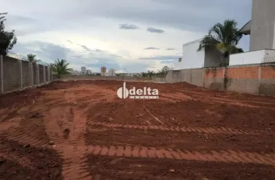 Terreno disponível para venda no bairro Cidade Jardim em Uberlândia MG