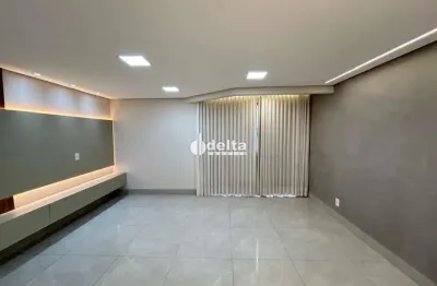 Apartamento com 3 quartos sendo 1 suíte disponível para locação no Bairro Brasil em Uberlândia-MG