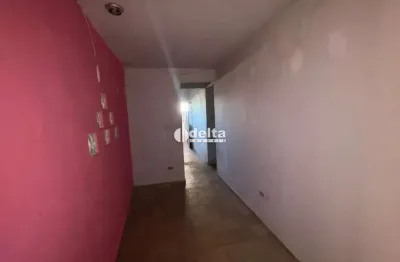 Prédio disponível para venda no bairro Santa Mônica em Uberlândia-MG