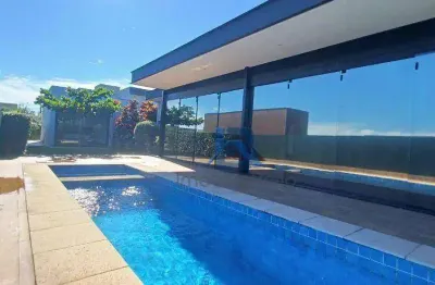 Casa térrea com 3 suítes, piscina e rica em armários- reserva santa rosa - itatiba/sp