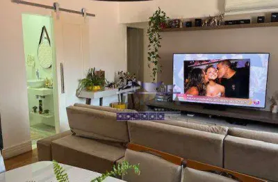 Porteira fechada - garagem fechada  e elevador predio de 3 andares - frente - na ponta da praia  - finíssimo