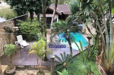 Sobrado alto padrão no  nova cintra -  em excelente localização - com piscina, jacuzzi, jardim, solarium, lareira e churrasqueira