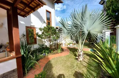 Casa com 3 dormitórios à venda, 344 m² por r$ 990.000,00 - albuquerque - teresópolis/rj