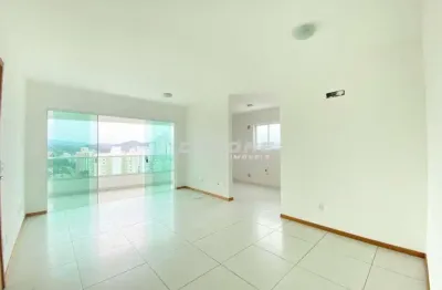 Excelente apartamento com vista privilegiada em andar alto!