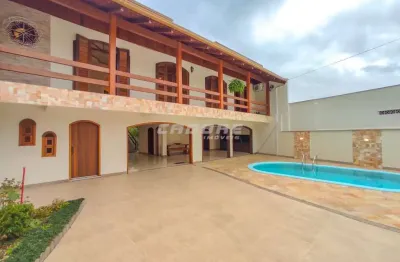 Excelente casa finamente acabada no bairro garcia em blumenau.