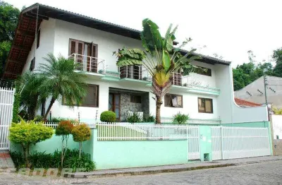Casa com 4 quartos à venda no Garcia, Blumenau 